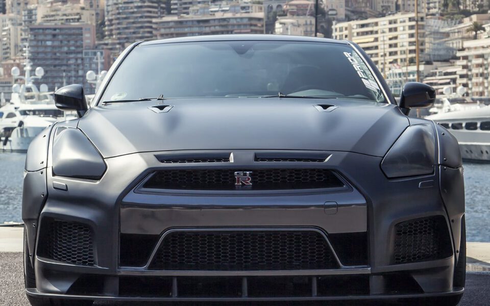 PD750 WB Frontstoßstange inkl. Frontspoilerlippe für Nissan GT-R R35