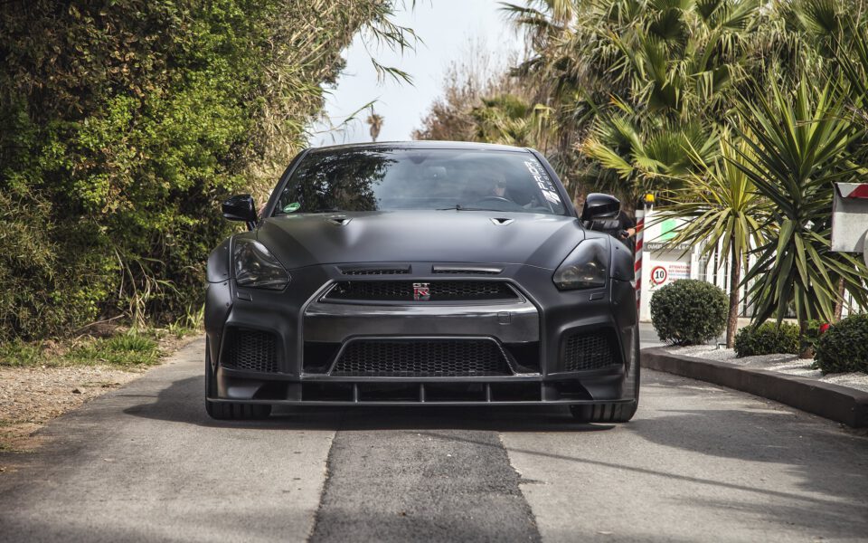 PD750 WB Frontstoßstange inkl. Frontspoilerlippe für Nissan GT-R R35