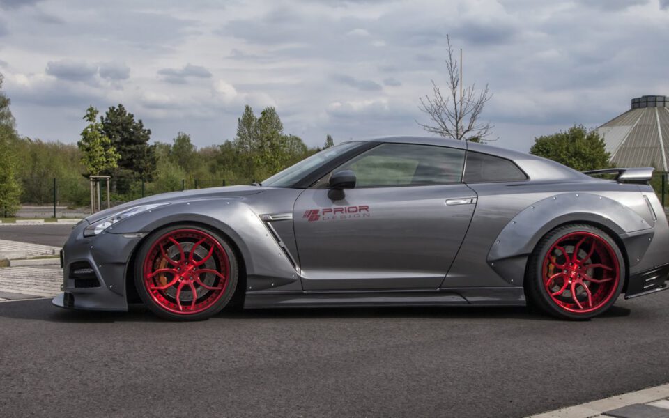 PD750 WB Seitenschweller inkl. Aufsatz für Nissan GT-R R35