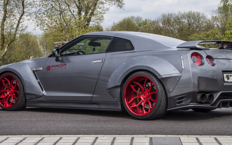 PD750 WB Seitenschweller inkl. Aufsatz für Nissan GT-R R35