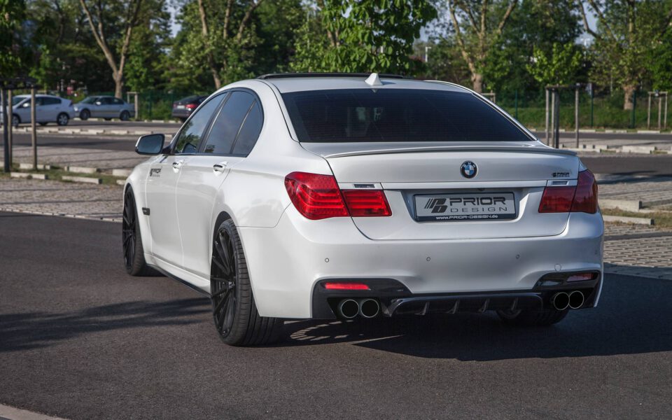 PD7R Heckstoßstange ink. Diffusor für BMW 7'er F01