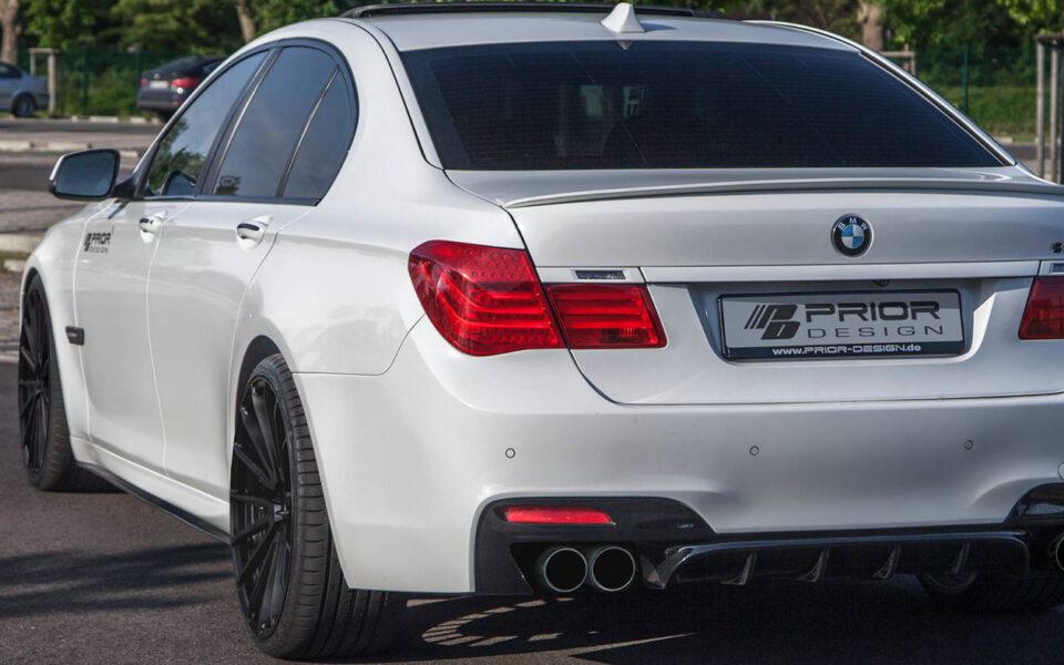PD7R Heckstoßstange ink. Diffusor für BMW 7'er F01